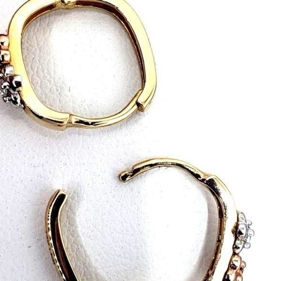 14K 3C 4mm Flower CZ Huggies Earrings - Picture 8 of 9